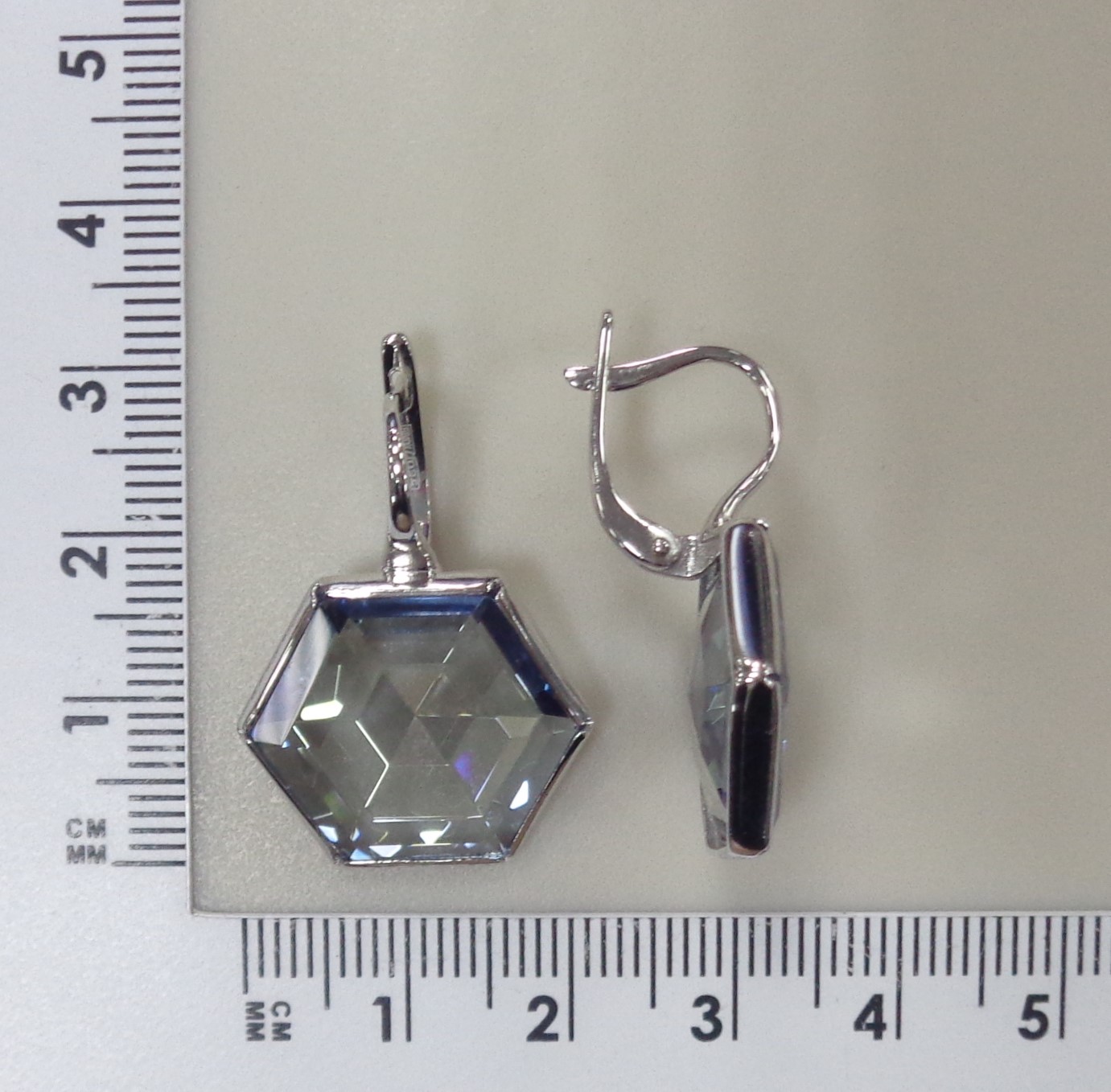 Серебряные серьги с синим горным хрусталем